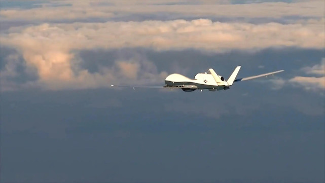 无人机在俄乌战争的作用,是否意味着坦克和装甲车将会被淘汰?休闲区蓝鸢梦想 - Www.slyday.coM 无人机在俄乌战争的作用,是否意味着坦克和装甲车将会被淘汰?休闲区蓝鸢梦想 - Www.slyday.coM