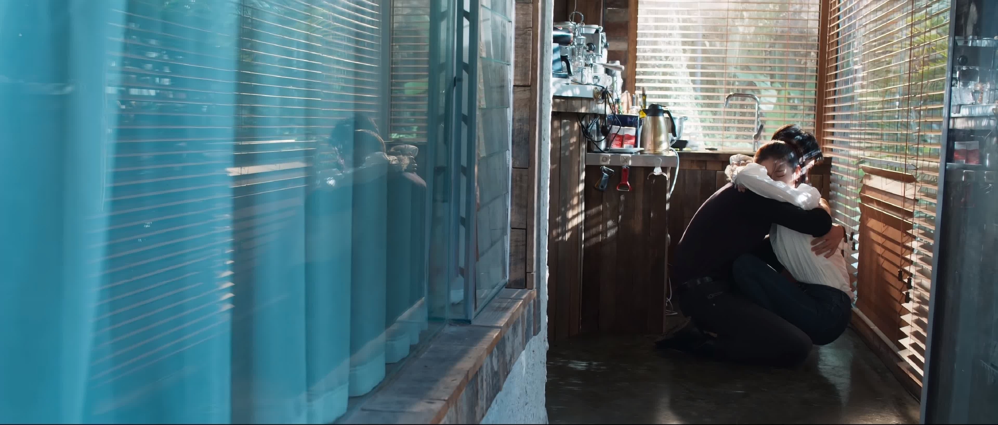 三刷《冰雨火》才懂，杨玲所有的不幸与幻灭，全是父亲杨兴权的罪休闲区蓝鸢梦想 - Www.slyday.coM