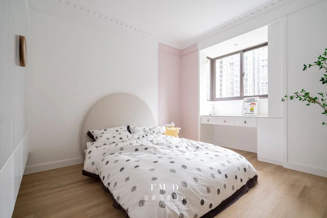 别在价值5W的床头背景墙上挂婚纱照了！！！休闲区蓝鸢梦想 - Www.slyday.coM