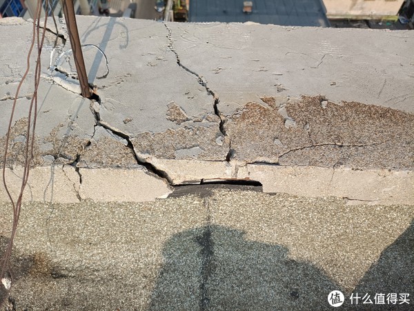 房屋维修记录之九十年代老旧小区维修外墙开裂__财经头条