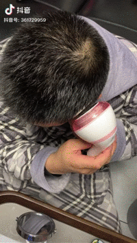 Tony，全成都今天最受追捧的人！休闲区蓝鸢梦想 - Www.slyday.coM