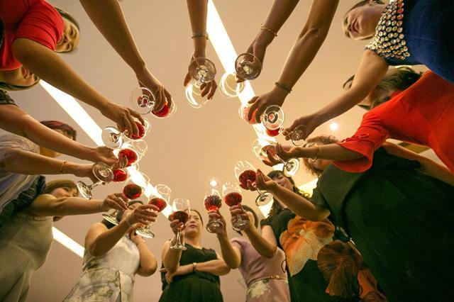 饭局上别人给你发烟,不想抽别说我不抽,懂这3点不伤感情还有面休闲区蓝鸢梦想 - Www.slyday.coM 饭局上别人给你发烟,不想抽别说我不抽,懂这3点不伤感情还有面休闲区蓝鸢梦想 - Www.slyday.coM