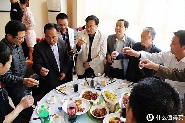 不懂应酬真的不受领导待见吗？