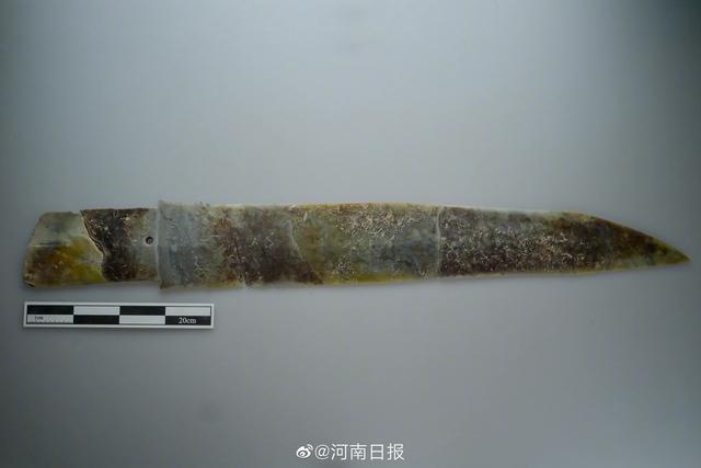 重大发现！郑州商城贵族墓葬首次发现金面罩休闲区蓝鸢梦想 - Www.slyday.coM