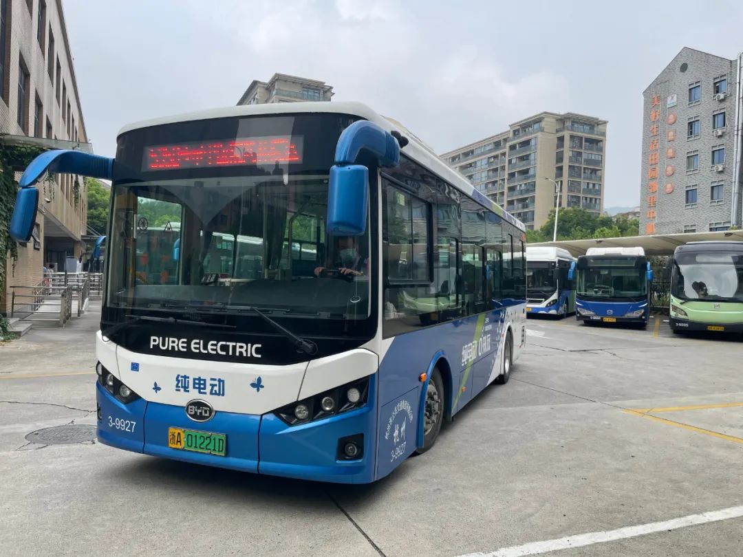 杭州公交纯电动车科普之万向客车 - 哔哩哔哩