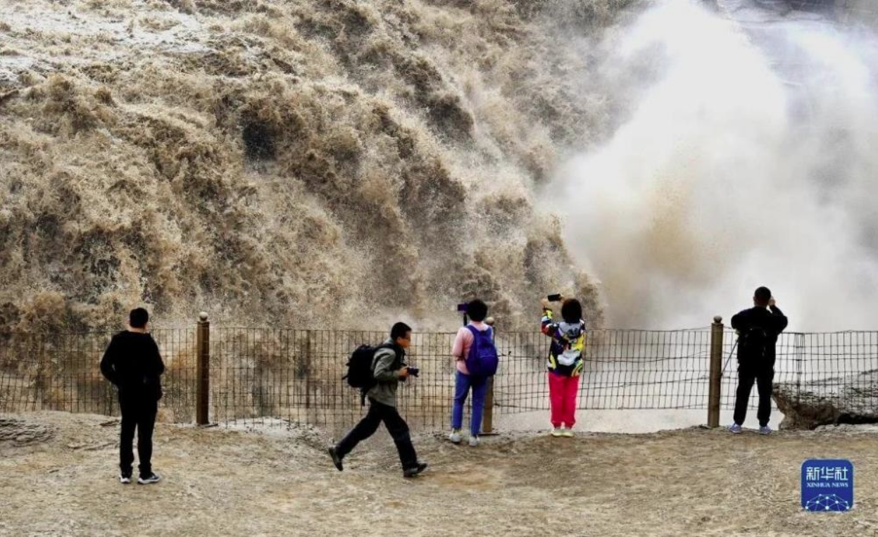 黄河水量回升，壶口瀑布出现壮美瀑布群休闲区蓝鸢梦想 - Www.slyday.coM