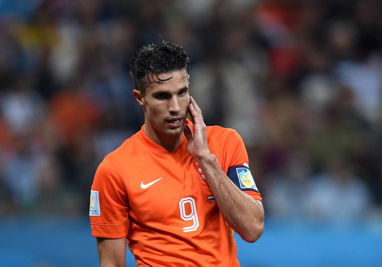 【足坛掌故】范佩西——飞翔的"罗宾侠"|费耶诺德|范佩西|罗宾_新浪