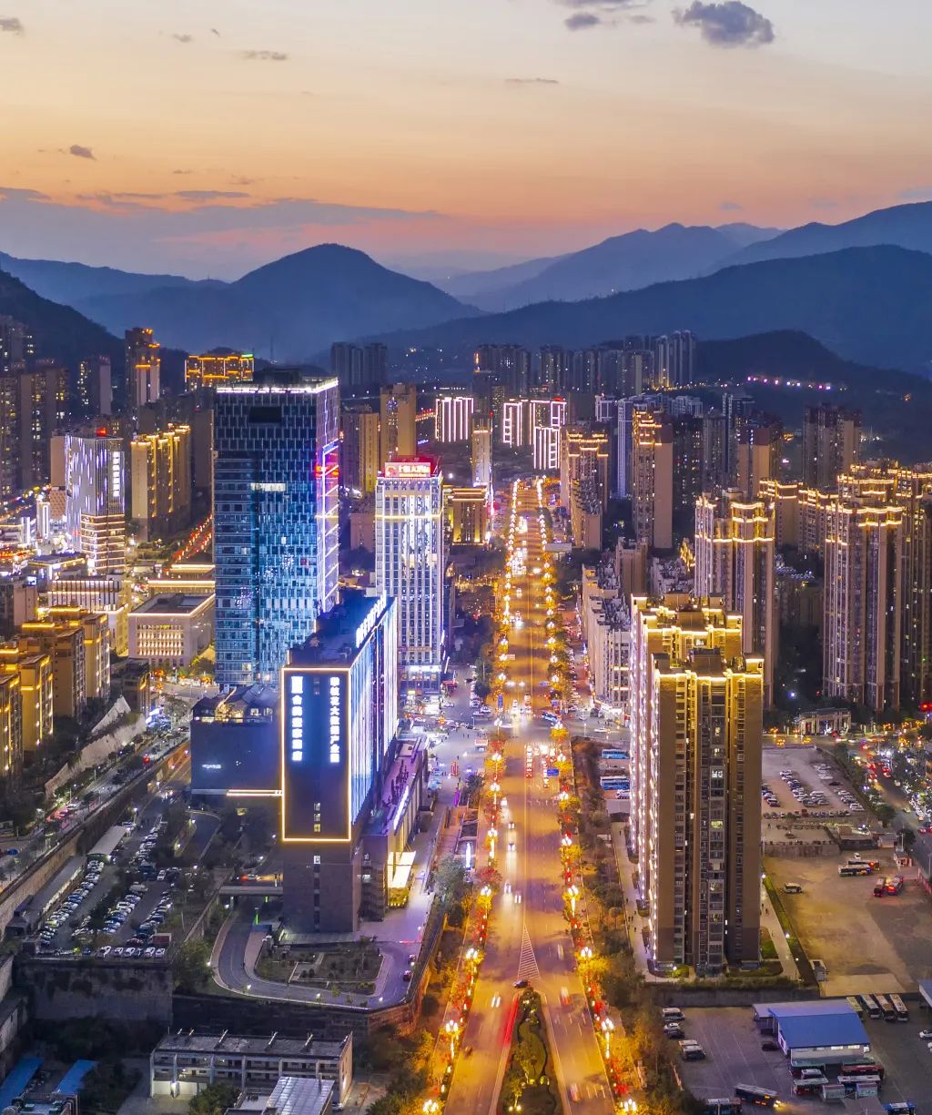 为什么说攀枝花是最不像四川的一座四川城市？丨声音里的中国休闲区蓝鸢梦想 - Www.slyday.coM