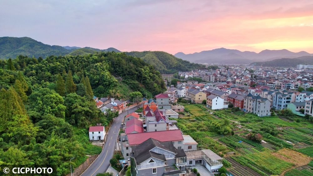 浙江萧山:楼塔千年古镇焕新颜__财经头条
