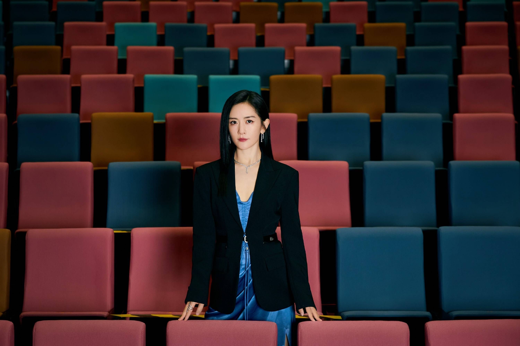 赖声川荒诞喜剧《十三角关系》首演开幕,谢娜表演令人惊艳休闲区蓝鸢梦想 - Www.slyday.coM 赖声川荒诞喜剧《十三角关系》首演开幕,谢娜表演令人惊艳休闲区蓝鸢梦想 - Www.slyday.coM