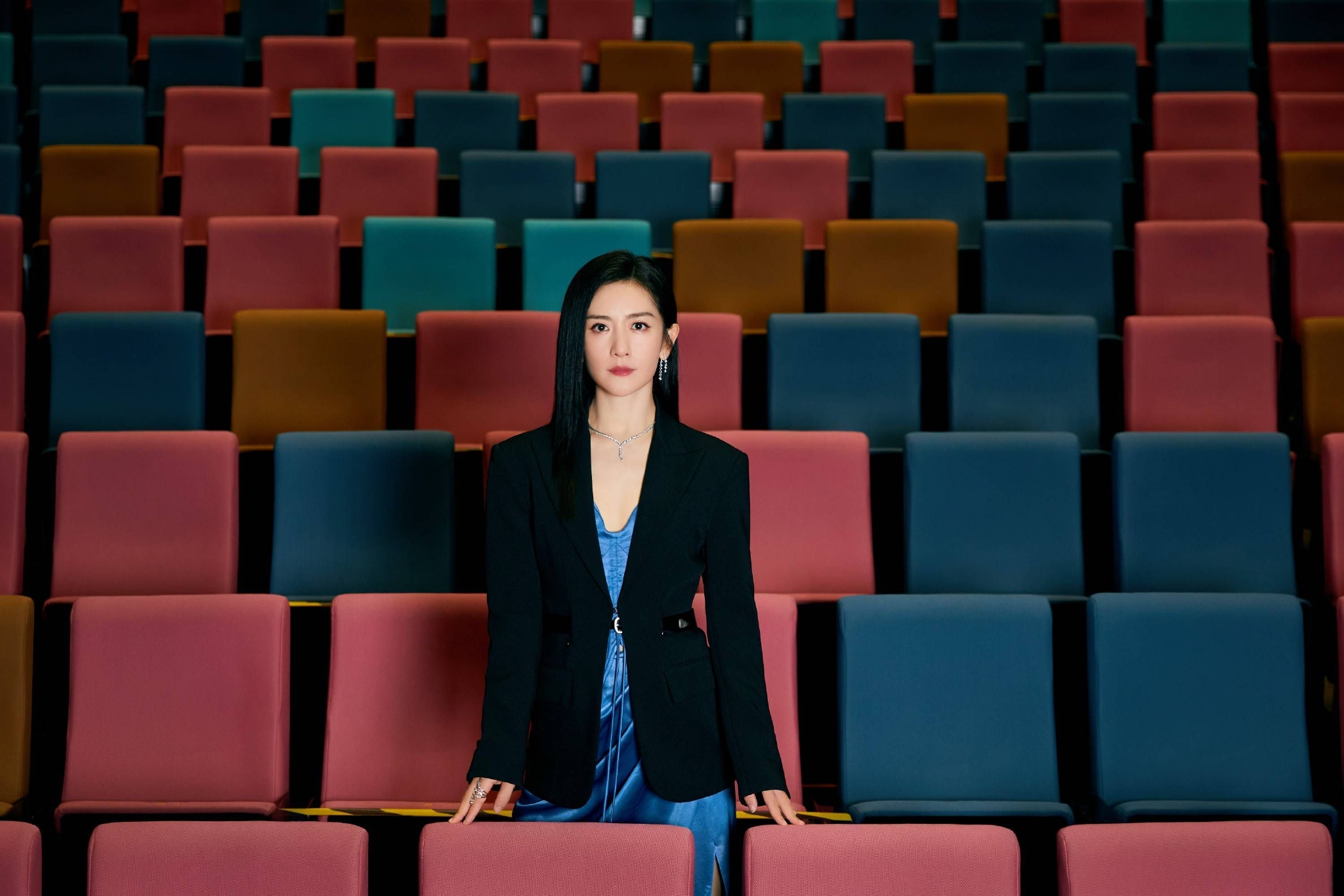 赖声川荒诞喜剧《十三角关系》首演开幕,谢娜表演令人惊艳休闲区蓝鸢梦想 - Www.slyday.coM 赖声川荒诞喜剧《十三角关系》首演开幕,谢娜表演令人惊艳休闲区蓝鸢梦想 - Www.slyday.coM