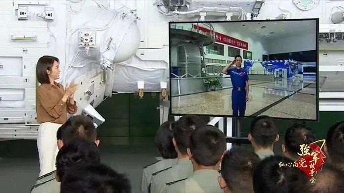 上天入地下海.....这样的硬核故事还有很多！休闲区蓝鸢梦想 - Www.slyday.coM