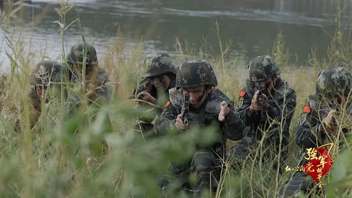 上天入地下海.....这样的硬核故事还有很多！休闲区蓝鸢梦想 - Www.slyday.coM