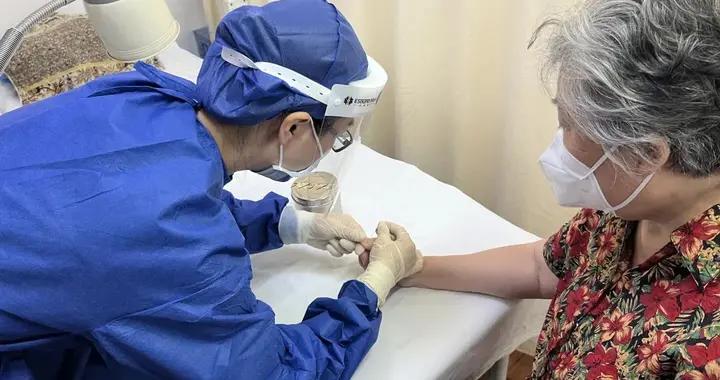 社区医疗特色丨刺络放血疗法应对带状疱疹顽疾|带状疱疹|疾病_新浪新闻