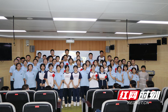 长沙市一中马王堆中学:独具匠心暑假作业"双减"促成长__财经头条