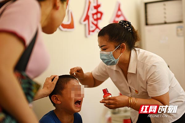 我是界里人丨欧华：语言不够，手势来凑 张家界游山玩水请看这里休闲区蓝鸢梦想 - Www.slyday.coM