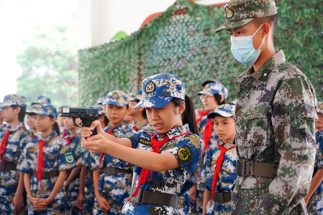国防教育从娃娃抓起 佛山禅城区小学生上了一堂“国防安全课”休闲区蓝鸢梦想 - Www.slyday.coM