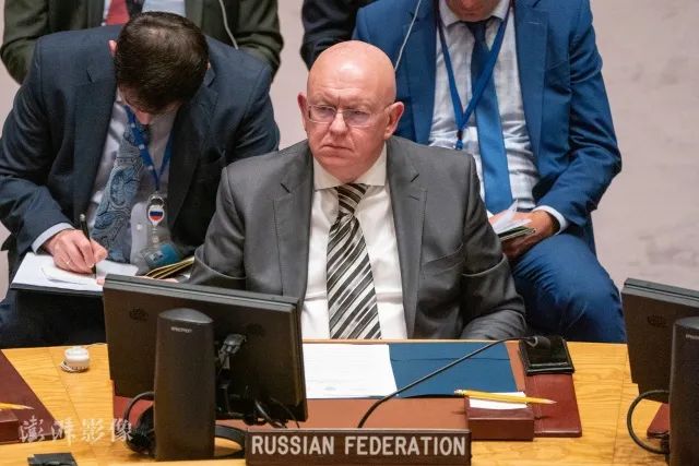 当地时间9月7日，联合国安理会召开会议审议乌克兰人道问题，图为俄方代表。图自澎湃影像