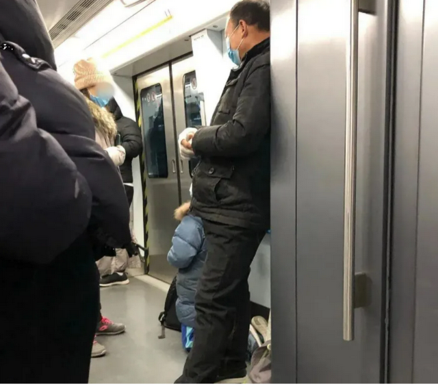 高铁上，我目睹了一个孩子被羞辱的全过程：请别再这样教育孩子了休闲区蓝鸢梦想 - Www.slyday.coM