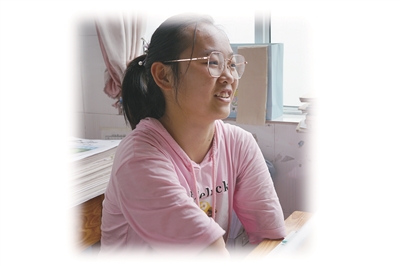 十分友好……"这是记者在见到吴兴杨以前,腾冲市第七中学老师高长青对