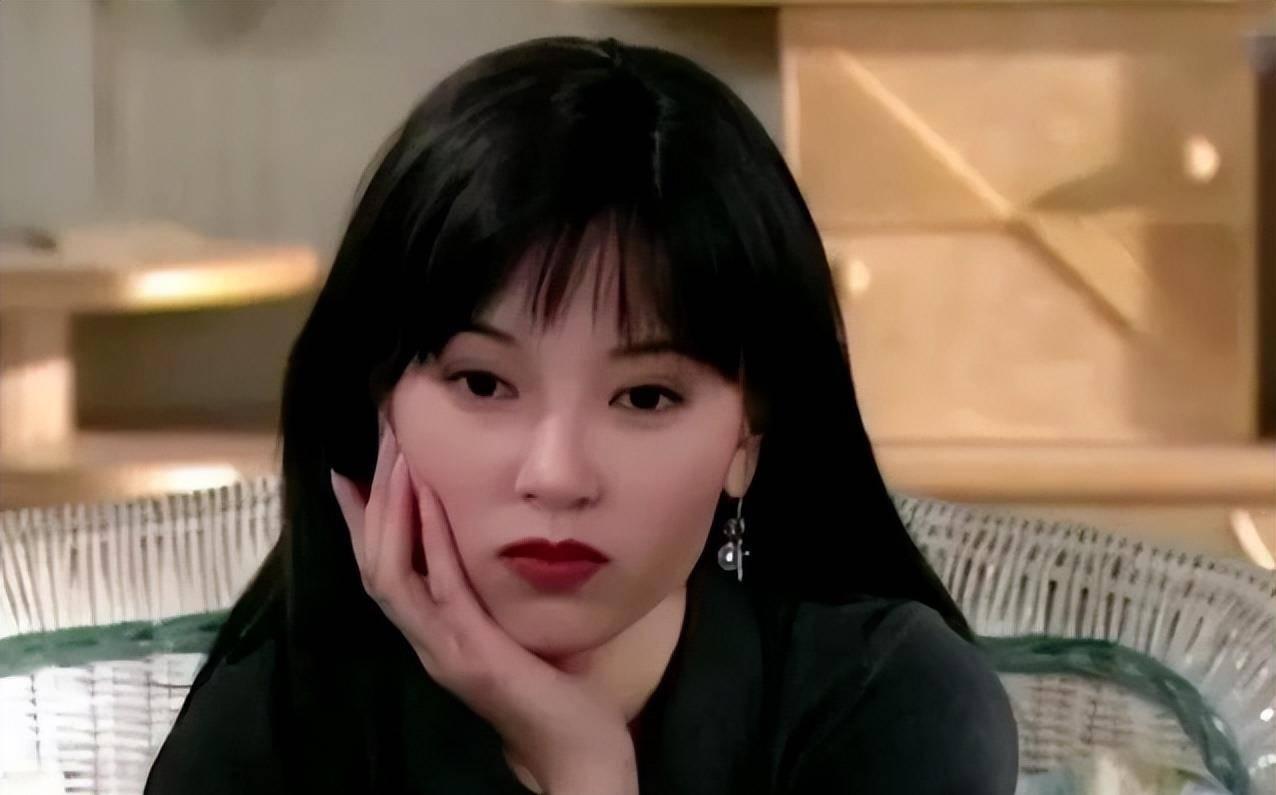 最美郭芙傅明宪一通电话进tvb 狗生病带它环游世界 背景有多强大