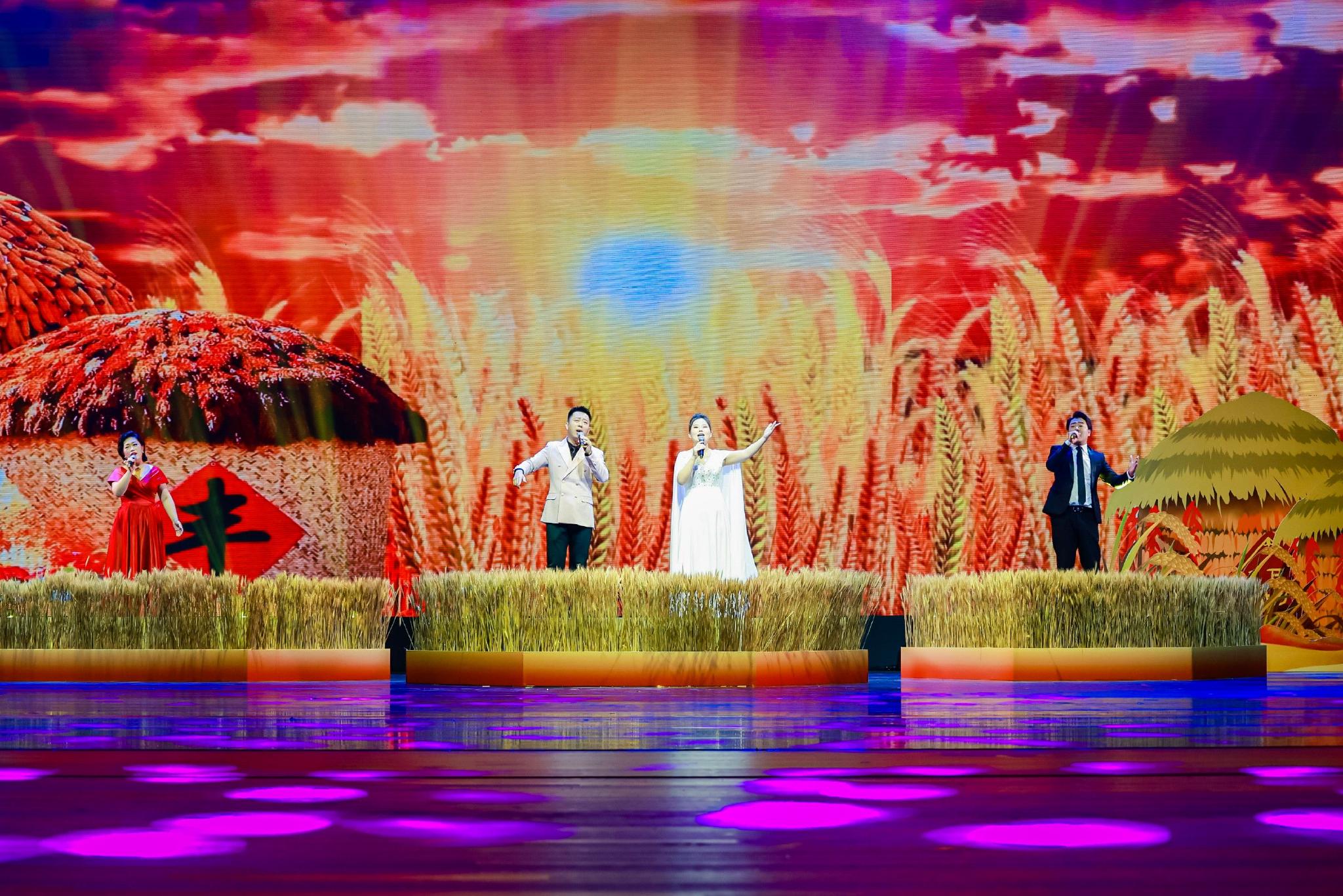 农民原创文艺节目登台唱演第33届北京农民艺术节启动