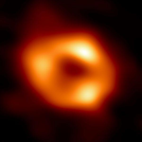 “黑洞”科学家发现离地球最近黑洞