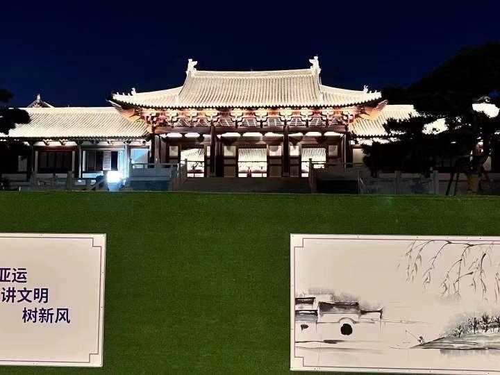 大写的好看，杭州德寿宫项目亮灯，周围居民说：早就盼着进去逛逛，应该快了吧休闲区蓝鸢梦想 - Www.slyday.coM