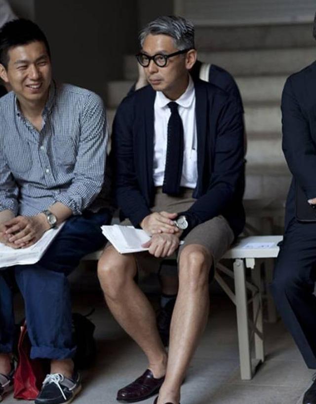 年过50、身高170，让优衣库变“潮”，他的穿搭为什么被人追捧？休闲区蓝鸢梦想 - Www.slyday.coM