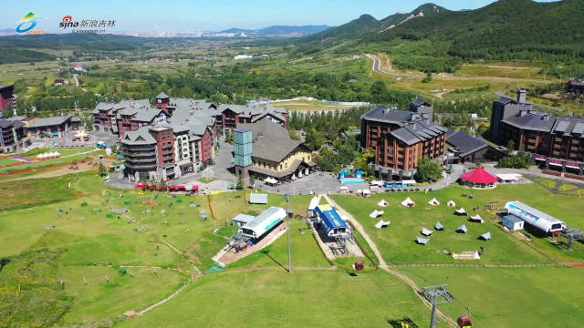 万科松花湖度假区:俯览青山花海