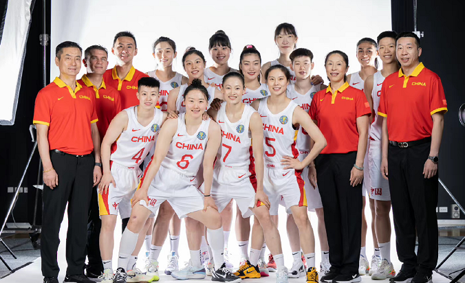 姚明督战！中国女篮适应场地训练，疯狂投射三分，备战韩国队休闲区蓝鸢梦想 - Www.slyday.coM