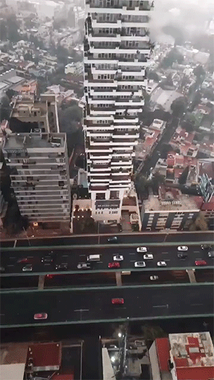 【奇怪知识】坐牢，国庆放假几天？印度首富的家是这样的休闲区蓝鸢梦想 - Www.slyday.coM