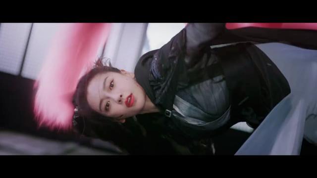 Angelababy银色短发，宛如撕漫男，九尾狐模样同步引热议休闲区蓝鸢梦想 - Www.slyday.coM