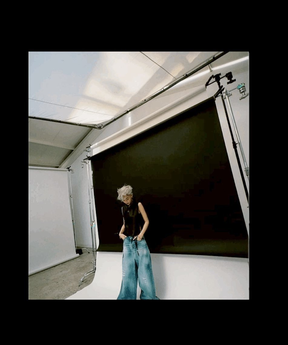 Angelababy银色短发，宛如撕漫男，九尾狐模样同步引热议休闲区蓝鸢梦想 - Www.slyday.coM