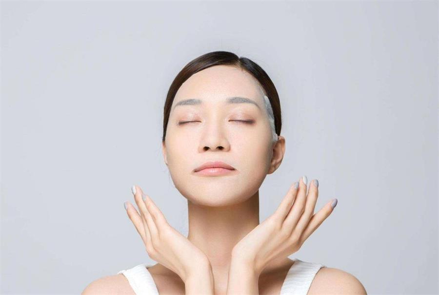 脸上“斑点丛生”？大多是这些原因，护肤真的很重要休闲区蓝鸢梦想 - Www.slyday.coM