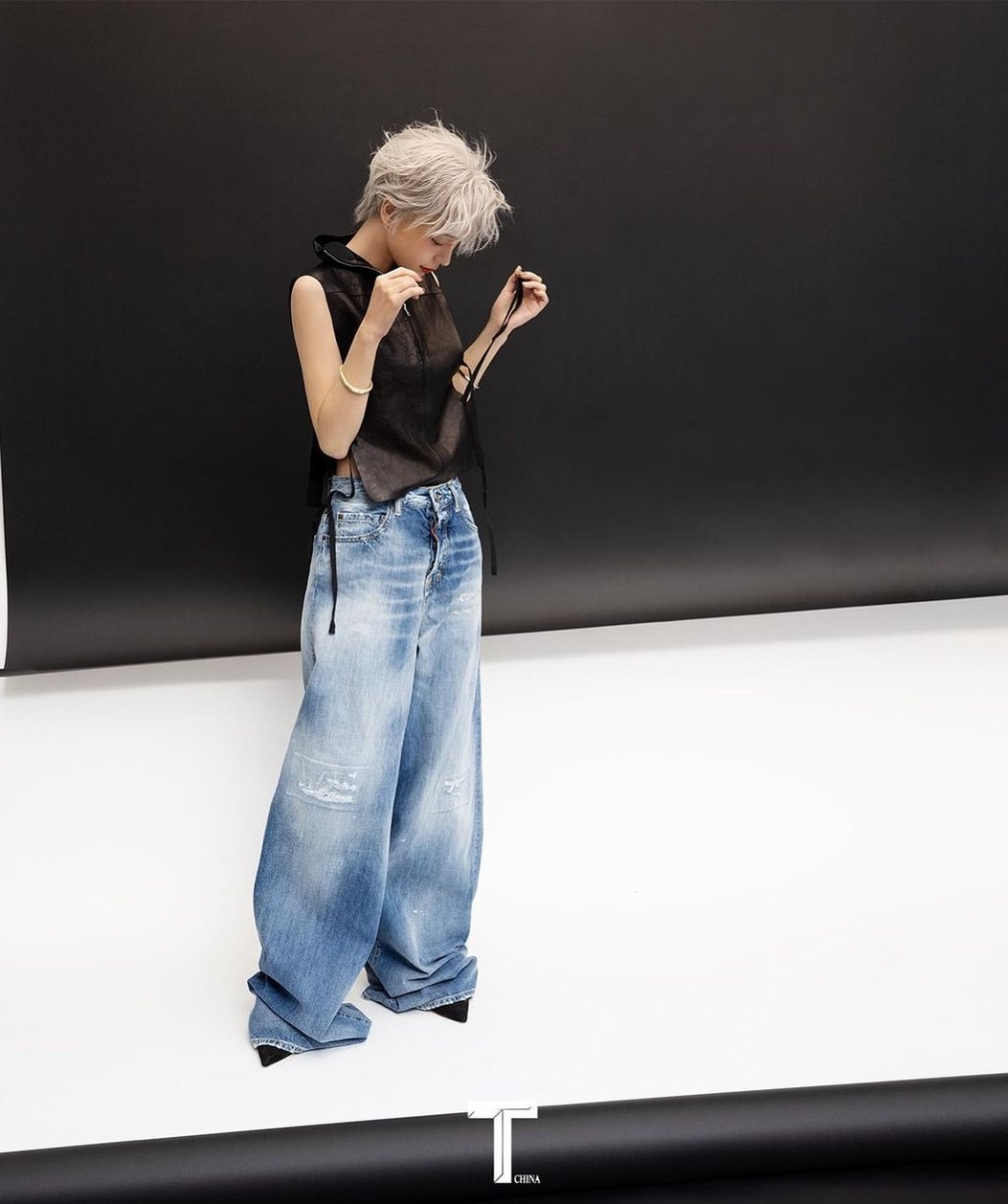 Angelababy银色短发，宛如撕漫男，九尾狐模样同步引热议休闲区蓝鸢梦想 - Www.slyday.coM