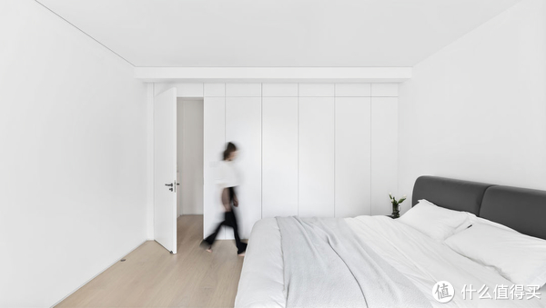 怪不得年轻人都青睐极简风，她205㎡家，空灵洁净，美到了骨子里休闲区蓝鸢梦想 - Www.slyday.coM