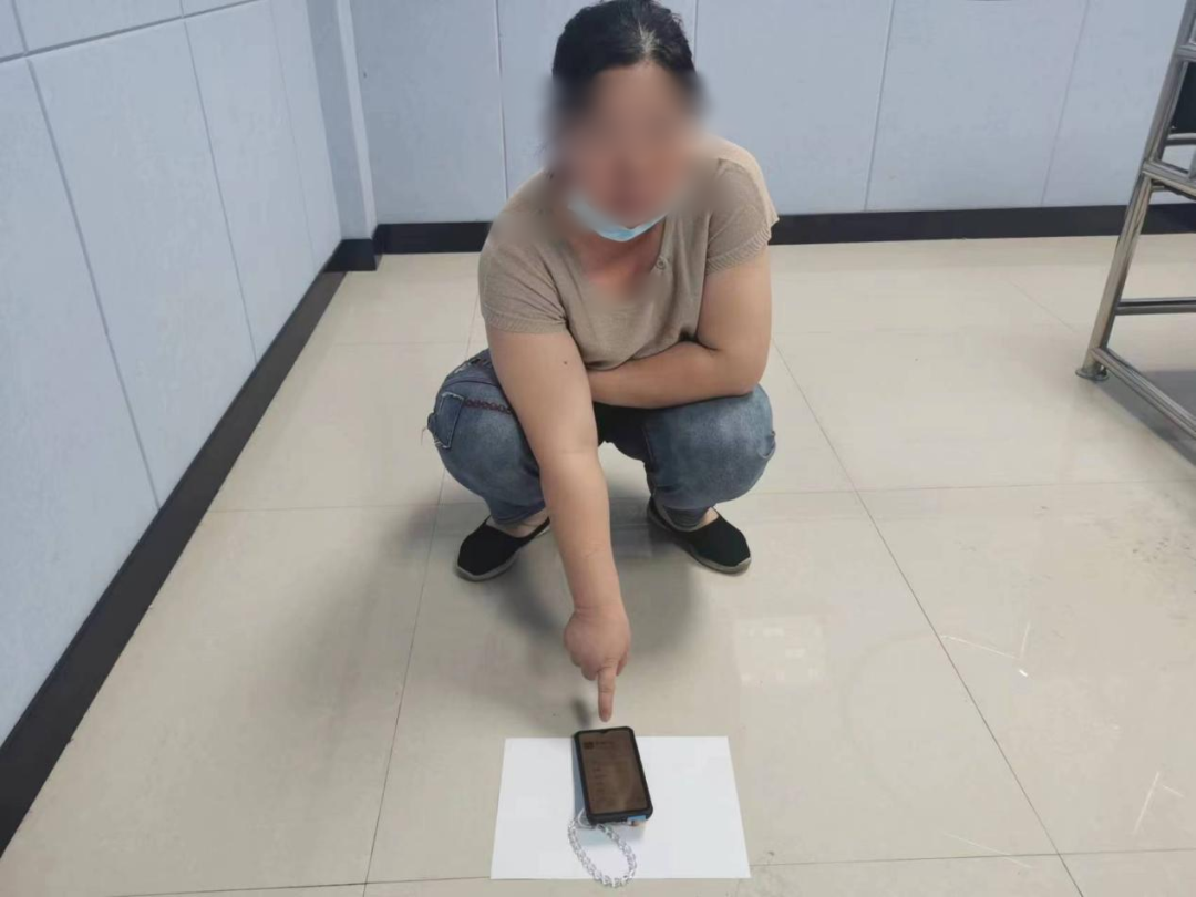 “她叫我宝宝！”90后小伙花8万网恋，来柳奔现才知“女友”已当外婆休闲区蓝鸢梦想 - Www.slyday.coM