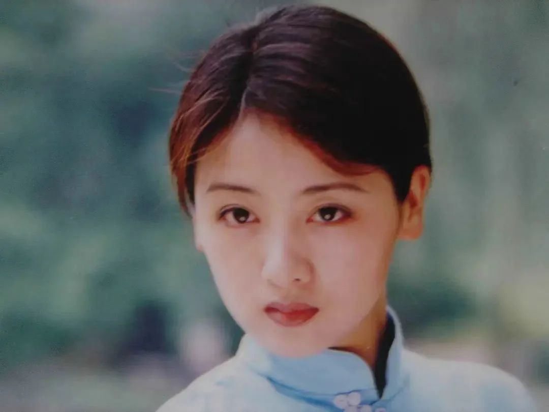 知名女星沦为“弃妇”，二婚嫁小6岁男友、全网群嘲：如今，她打脸所有人！|小李琳|男友|婚嫁_新浪新闻