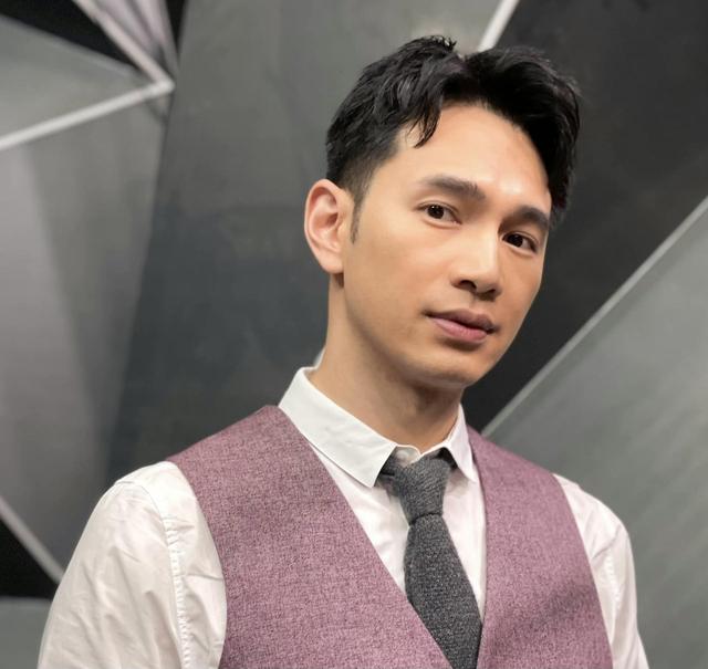 又走一个!TVB知名富二代男星正式离巢,因公开表白港姐引热议|王梓轩|富二代|蔡思贝_新浪新闻