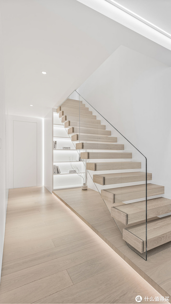 怪不得年轻人都青睐极简风，她205㎡家，空灵洁净，美到了骨子里休闲区蓝鸢梦想 - Www.slyday.coM