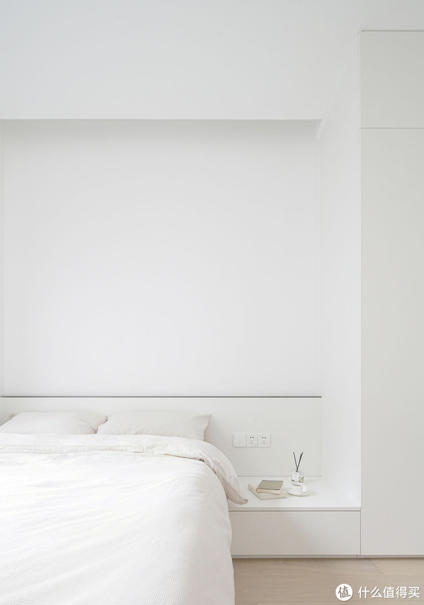 怪不得年轻人都青睐极简风，她205㎡家，空灵洁净，美到了骨子里休闲区蓝鸢梦想 - Www.slyday.coM