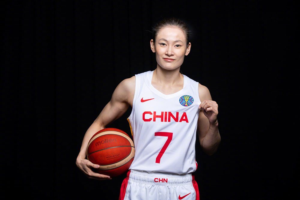 女篮队长杨力维14分3篮板4助攻 正负值 40全场最高|女篮|杨力维|女篮