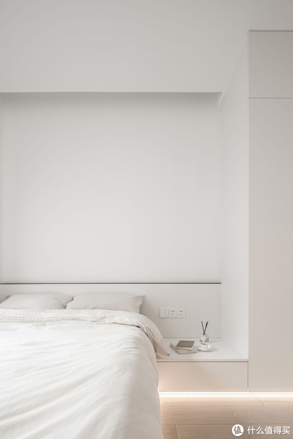 怪不得年轻人都青睐极简风，她205㎡家，空灵洁净，美到了骨子里休闲区蓝鸢梦想 - Www.slyday.coM