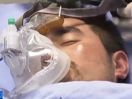 “一见到我，他就哭了”，地震中失联17天的甘宇平安！小时新闻对话救人村民休闲区蓝鸢梦想 - Www.slyday.coM