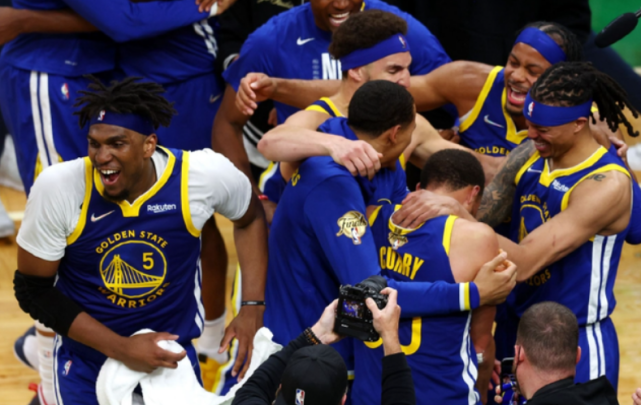 2500万，回归勇士！全联盟最懂库里的蓝领，攻防俱佳你最适合水花休闲区蓝鸢梦想 - Www.slyday.coM