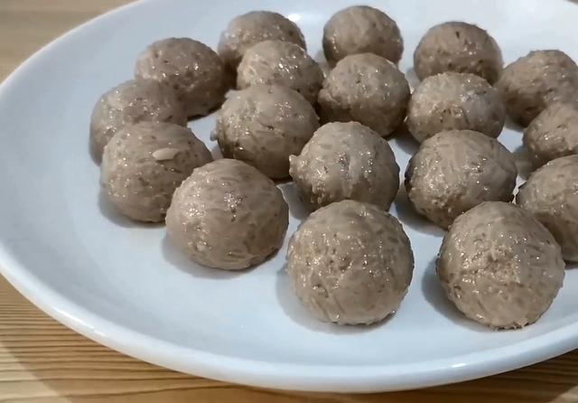 1碗糯米4个香蕉,学着做太好吃了,软糯香甜,我一次能吃10个休闲区蓝鸢梦想 - Www.slyday.coM 1碗糯米4个香蕉,学着做太好吃了,软糯香甜,我一次能吃10个休闲区蓝鸢梦想 - Www.slyday.coM