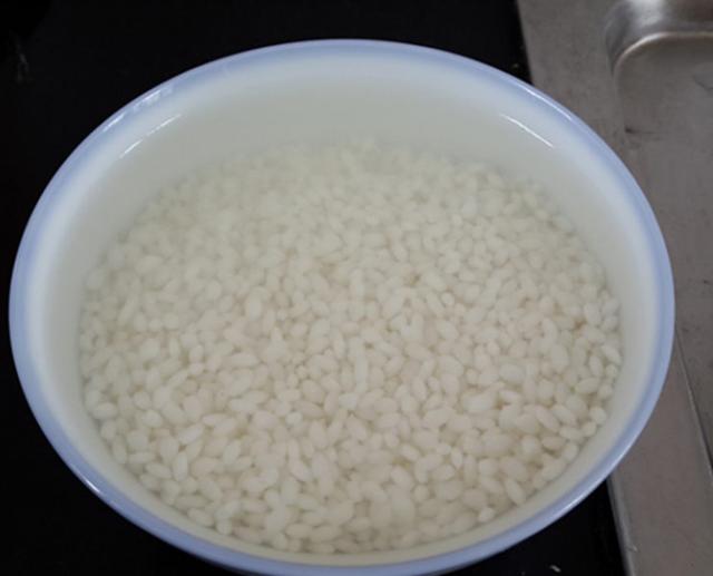 1碗糯米4个香蕉,学着做太好吃了,软糯香甜,我一次能吃10个休闲区蓝鸢梦想 - Www.slyday.coM 1碗糯米4个香蕉,学着做太好吃了,软糯香甜,我一次能吃10个休闲区蓝鸢梦想 - Www.slyday.coM