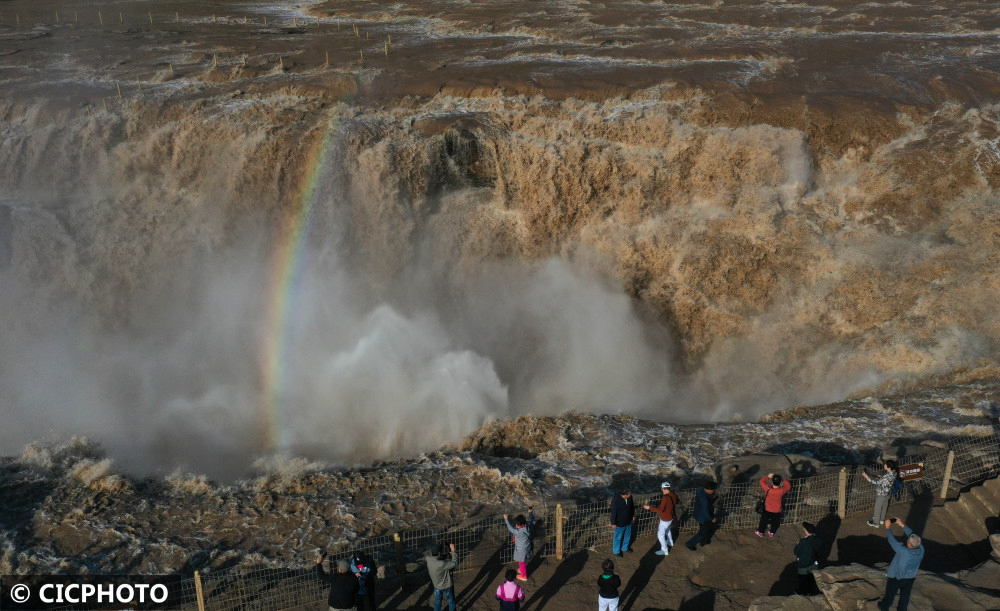 黄河壶口瀑布现“彩虹桥”景观休闲区蓝鸢梦想 - Www.slyday.coM