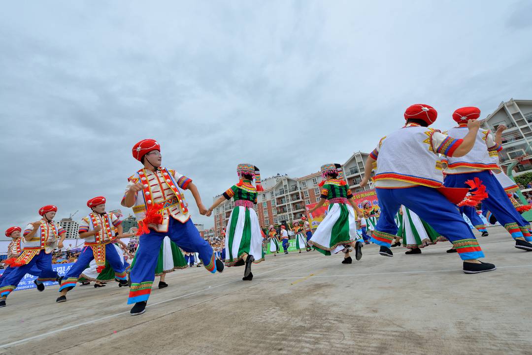 镜头下的大凉山：凉山州成立70周年县市风采——会东县休闲区蓝鸢梦想 - Www.slyday.coM